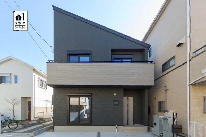 Plus One Style 東牧野町 の外観写真